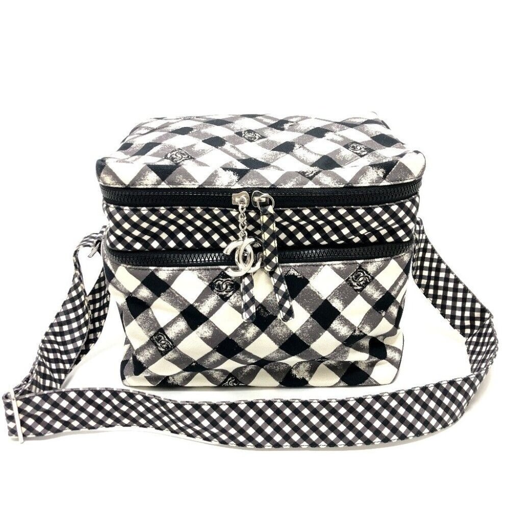 CHANEL Check CC Mark Cooler bag cold bag Shoulder Bag White/Black/SilverHardware
